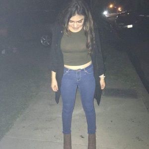 Meet your Posher, Cassandra